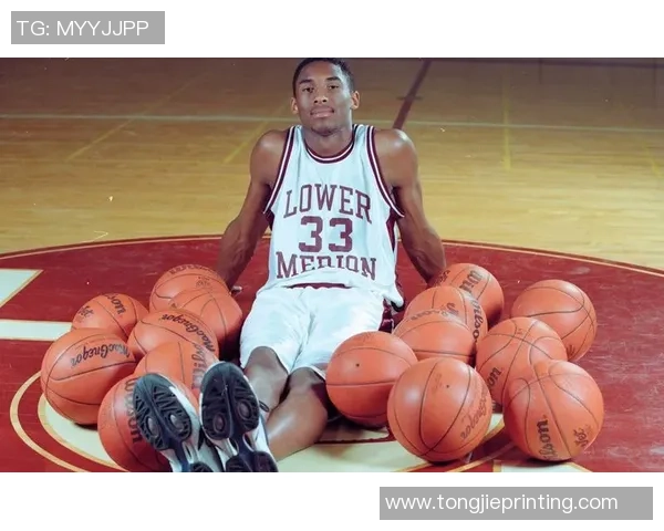 当昔日辉煌巨星逐渐淡出球场时光见证足球英雄的落寞瞬间