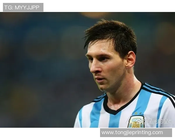 盘点那些年足球球星发型特效带来的赛场惊艳与独特魅力 盘点那些年足球球星发型特效带来的赛场惊艳与独特魅力