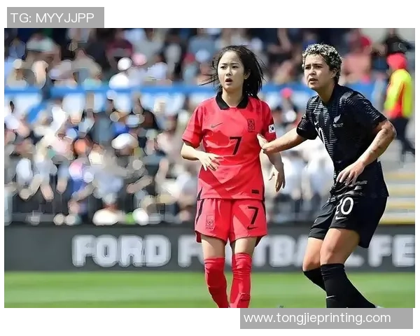 女足球星穿女装亮相引发热议展现独特魅力挑战传统性别界限